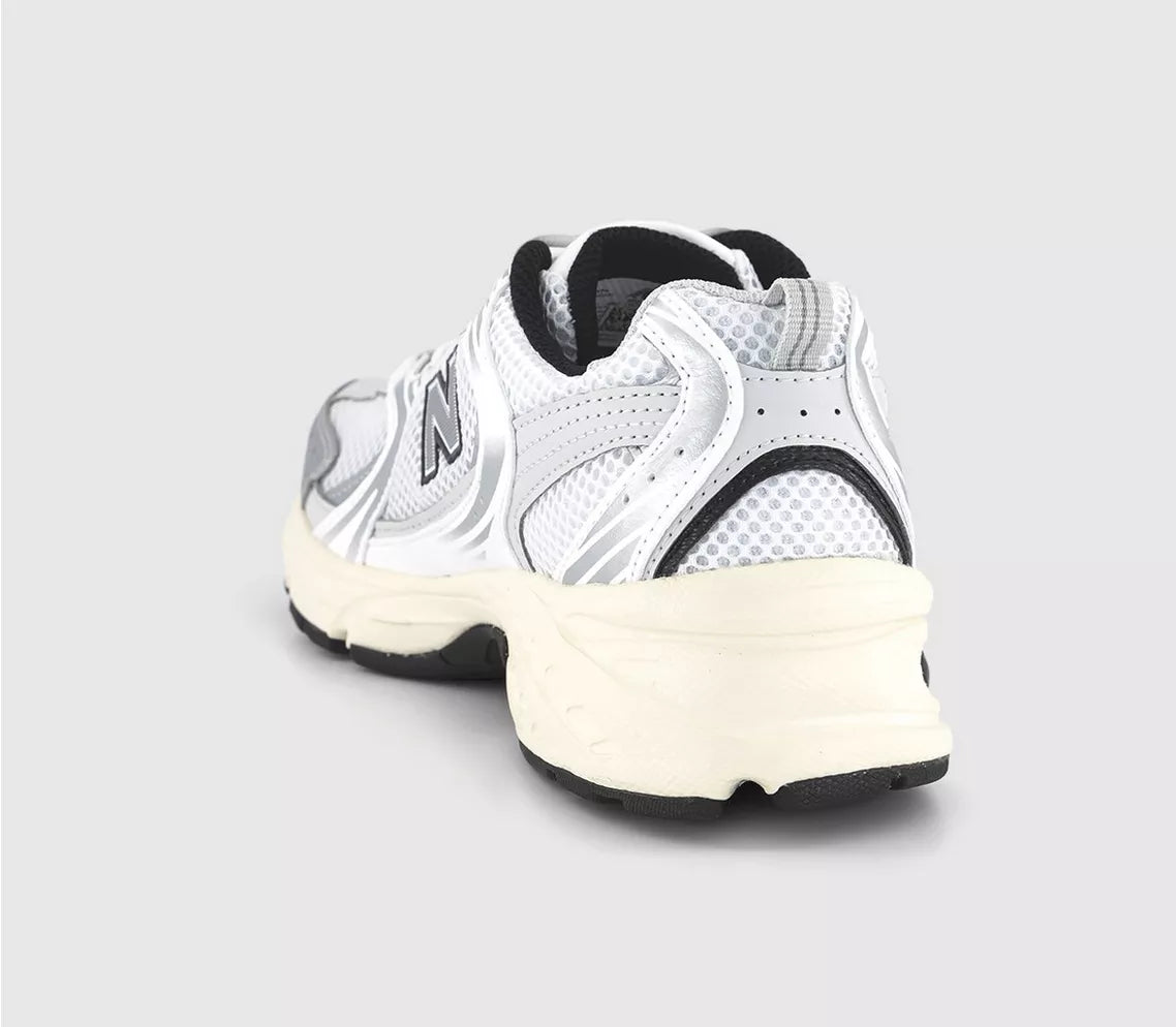 New Balance MR530 Trainers White Silver Off White Black – Retro Running Sneakers for Everyday Wear