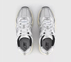 New Balance MR530 Trainers White Silver Off White Black – Retro Running Sneakers for Everyday Wear