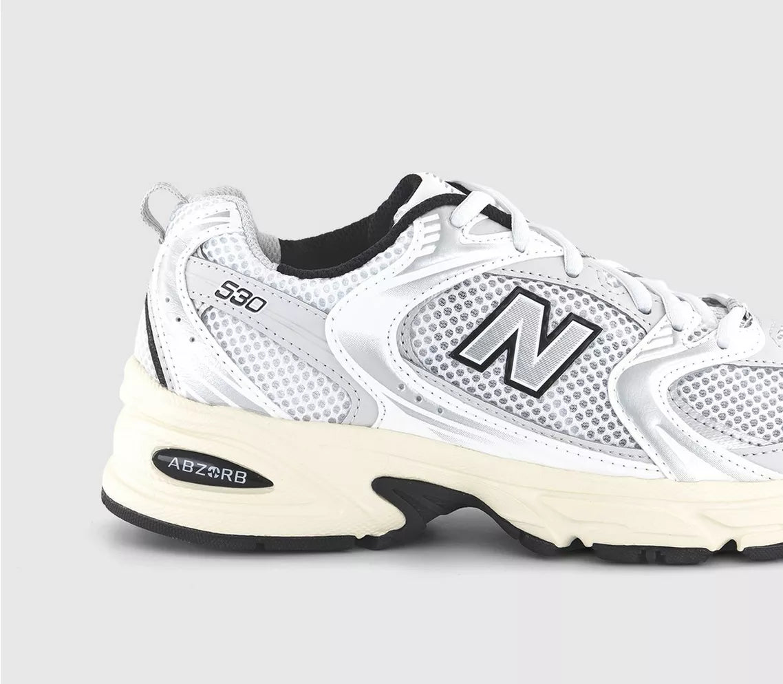 New Balance MR530 Trainers White Silver Off White Black – Retro Running Sneakers for Everyday Wear