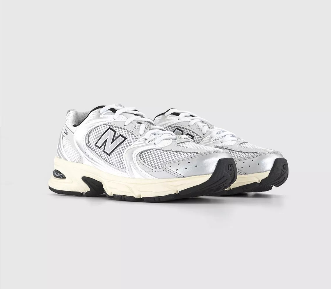New Balance MR530 Trainers White Silver Off White Black – Retro Running Sneakers for Everyday Wear