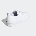 adidas Originals Unisex Superstar Sneaker White