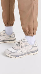 ASICS GEL-NYC Trainers – Cream / Grey