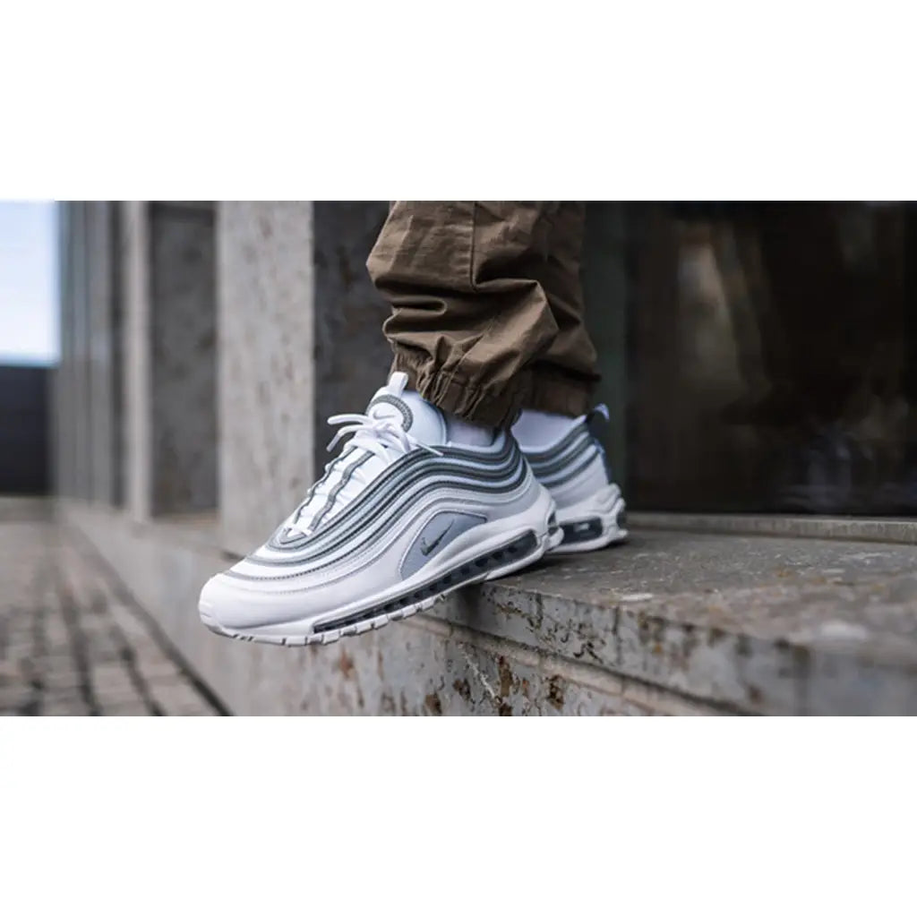 Nike Air Max 97 'White Violet' – Sleek Silhouette, Classic Comfort