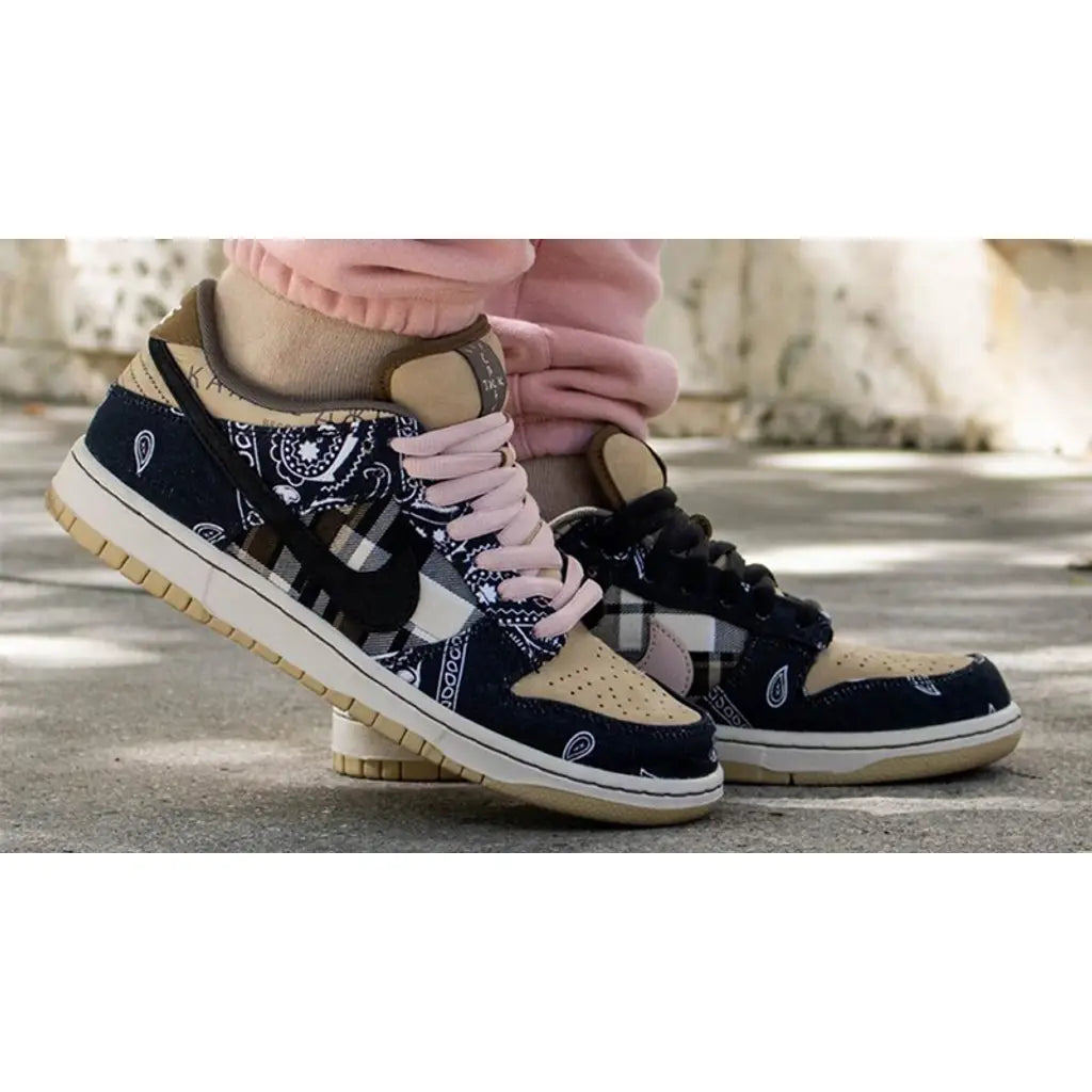 Travis Scott x Nike SB Dunk Low Cactus Jack – Limited Edition Streetwear Sneakers