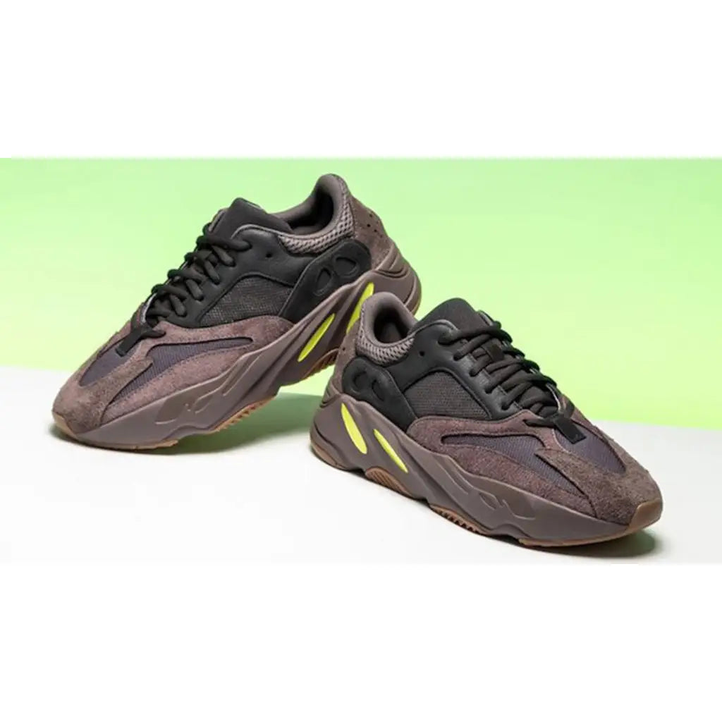 Yeezy 700 Mauve