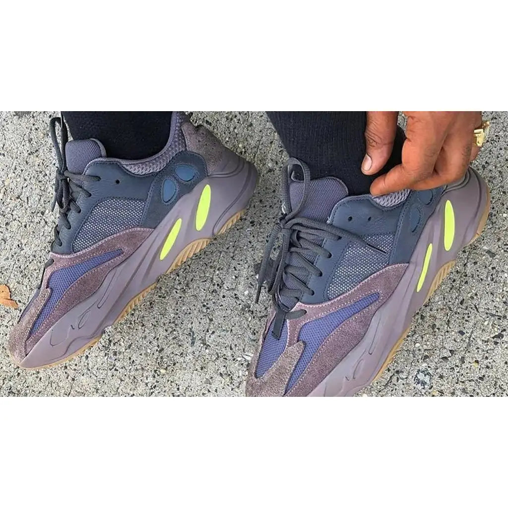 Yeezy 700 Mauve