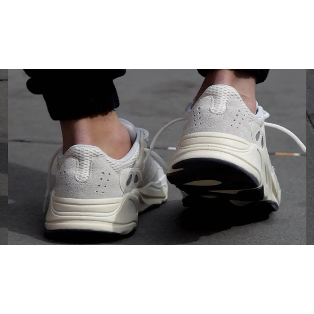 Yeezy Boost 700 Analog