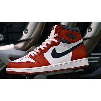 Air Jordan 1 High OG Chicago Lost & Found