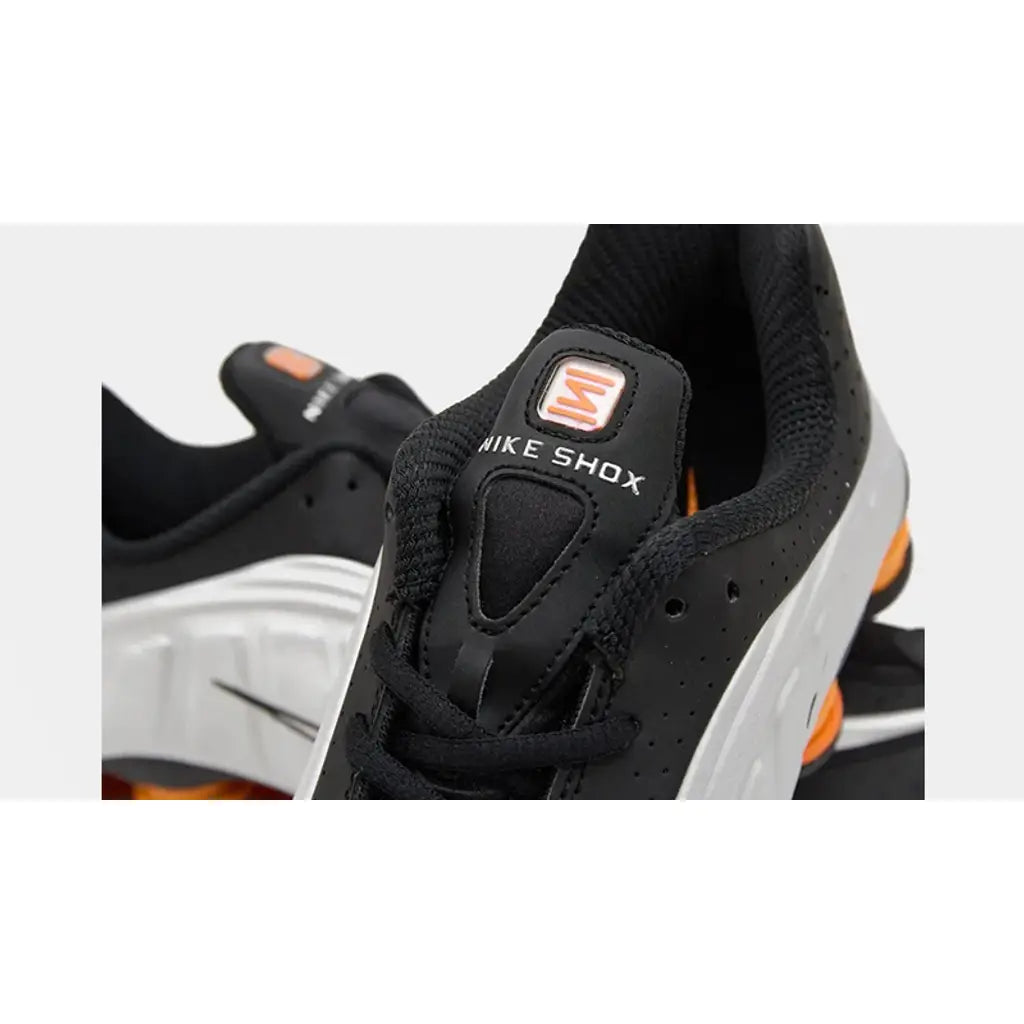 Nike Shox R4 Bright Mandarin – Vibrant Cushioned Sneakers