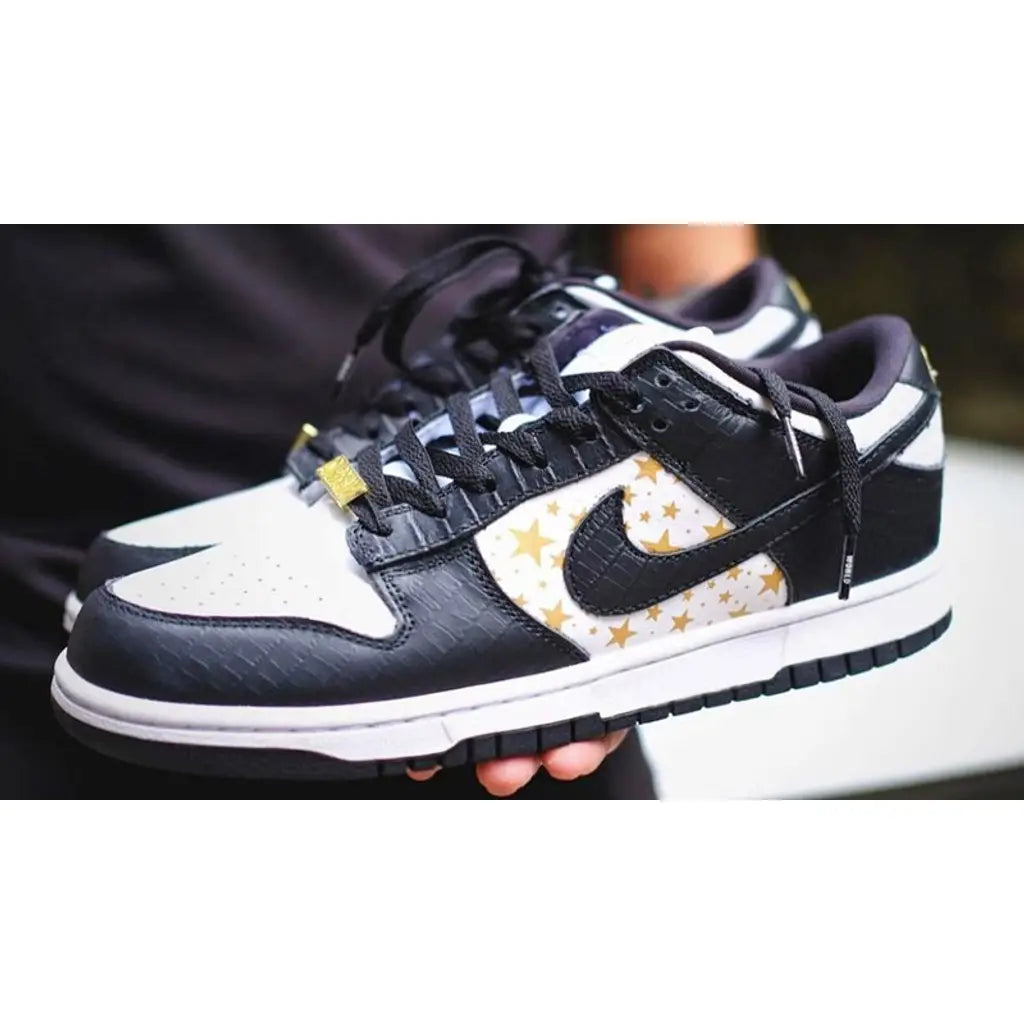 Supreme x Nike SB Dunk Low Stars Black – Limited Edition Supreme SB Dunk